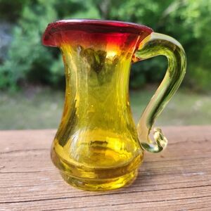 Vintage Pilgrim Amberina Mini Glass Pitcher With Swirl Handle